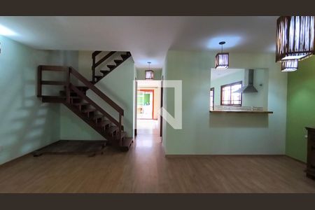 Sala de casa de condomínio para alugar com 3 quartos, 210m² em Vargem Grande, Rio de Janeiro