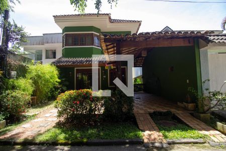Casa de condomínio para alugar com 210m², 4 quartos e 1 vaga Casa de condomínio para alugar com 210m², 4 quartos e 1 vagaFachada da Casa
