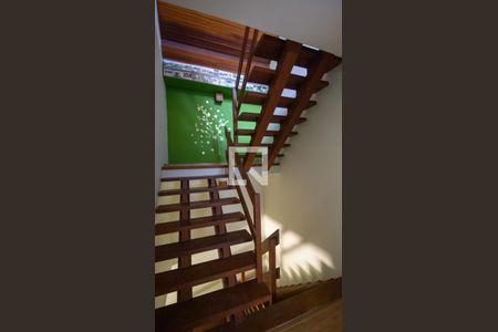 Casa de condomínio para alugar com 210m², 4 quartos e 1 vaga Casa de condomínio para alugar com 210m², 4 quartos e 1 vagaHall dos Quartos