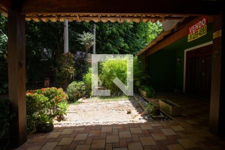 Casa de condomínio para alugar com 210m², 4 quartos e 1 vaga Casa de condomínio para alugar com 210m², 4 quartos e 1 vagaJardim