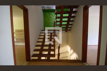 Casa de condomínio para alugar com 210m², 4 quartos e 1 vaga Casa de condomínio para alugar com 210m², 4 quartos e 1 vagaHall dos Quartos