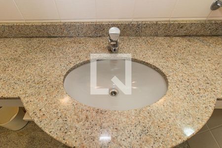 Banheiro da Suíte de apartamento à venda com 1 quarto, 44m² em Rio Branco, Porto Alegre