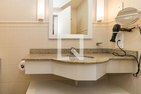 Banheiro da Suíte de apartamento à venda com 1 quarto, 44m² em Rio Branco, Porto Alegre