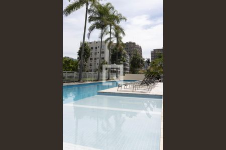 Apartamento à venda com 86m², 3 quartos e 2 vagas Apartamento à venda com 86m², 3 quartos e 2 vagasÁrea comum - Piscina