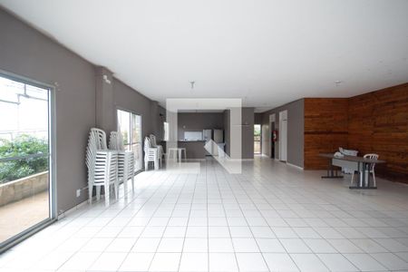Apartamento à venda com 42m², 2 quartos e 1 vaga Apartamento à venda com 42m², 2 quartos e 1 vagaÁrea comum - Salão de festas
