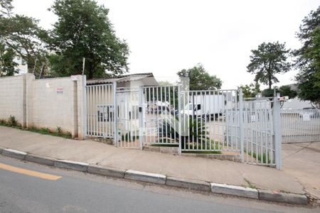 Apartamento à venda com 42m², 2 quartos e 1 vaga Apartamento à venda com 42m², 2 quartos e 1 vagaFachada