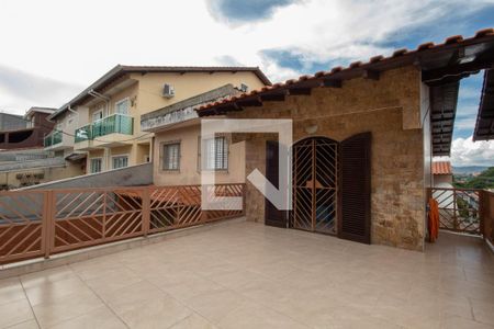 Casa à venda com 181m², 2 quartos e 2 vagas Casa à venda com 181m², 2 quartos e 2 vagasSacada do Quarto 2