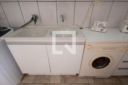 Casa à venda com 181m², 2 quartos e 2 vagas Casa à venda com 181m², 2 quartos e 2 vagasÁrea de Serviço