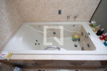 Casa à venda com 181m², 2 quartos e 2 vagas Casa à venda com 181m², 2 quartos e 2 vagasBanheiro