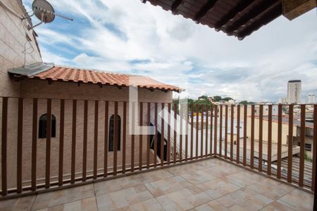 Casa à venda com 181m², 2 quartos e 2 vagas Casa à venda com 181m², 2 quartos e 2 vagasSacada do Quarto 1