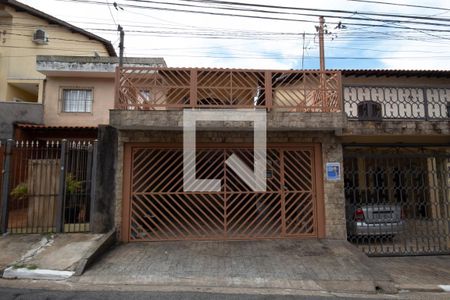 Casa à venda com 181m², 2 quartos e 2 vagas Casa à venda com 181m², 2 quartos e 2 vagasFachada