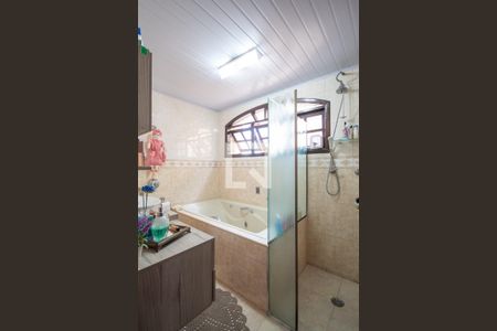 Casa à venda com 181m², 2 quartos e 2 vagas Casa à venda com 181m², 2 quartos e 2 vagasBanheiro