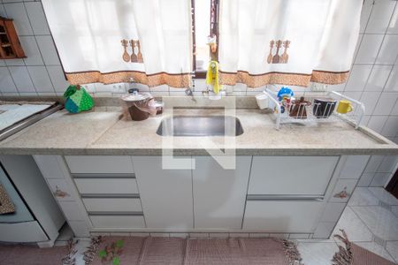 Casa à venda com 181m², 2 quartos e 2 vagas Casa à venda com 181m², 2 quartos e 2 vagasCozinha