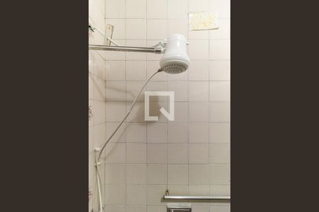 Apartamento para alugar com 60m², 2 quartos e sem vagaBanheiro - Chuveiro