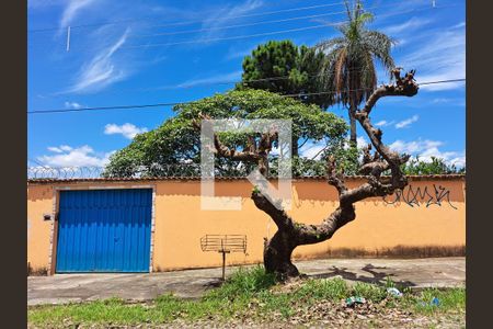 Casa à venda com 415m², 5 quartos e 3 vagasFachada 