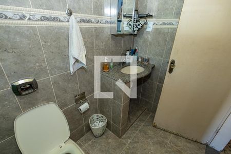 Casa à venda com 415m², 5 quartos e 3 vagasBanheiro social