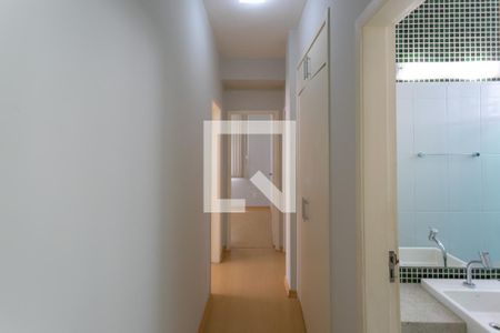 Corredor de apartamento para alugar com 3 quartos, 82m² em Cidade Nova, Belo Horizonte