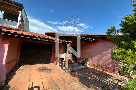 Casa à venda com 100m², 3 quartos e 1 vagaFachada