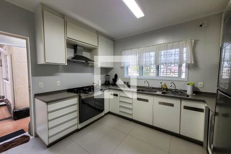 Casa à venda com 280m², 3 quartos e 3 vagas Casa à venda com 280m², 3 quartos e 3 vagasCozinha