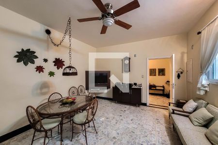 Casa à venda com 280m², 3 quartos e 3 vagas Casa à venda com 280m², 3 quartos e 3 vagasCopa