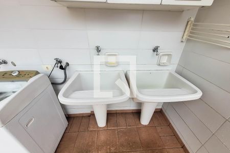 Casa à venda com 280m², 3 quartos e 3 vagas Casa à venda com 280m², 3 quartos e 3 vagasÁrea de Serviço