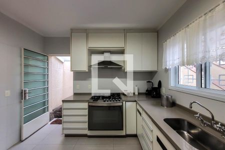 Casa à venda com 280m², 3 quartos e 3 vagas Casa à venda com 280m², 3 quartos e 3 vagasCozinha
