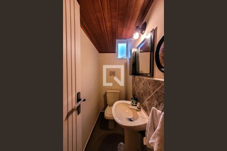 Casa à venda com 280m², 3 quartos e 3 vagas Casa à venda com 280m², 3 quartos e 3 vagasLavabo edícula