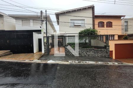Casa à venda com 280m², 3 quartos e 3 vagas Casa à venda com 280m², 3 quartos e 3 vagasFachada