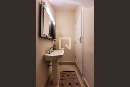 Casa à venda com 280m², 3 quartos e 3 vagas Casa à venda com 280m², 3 quartos e 3 vagasLavabo