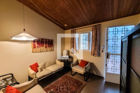 Casa à venda com 280m², 3 quartos e 3 vagas Casa à venda com 280m², 3 quartos e 3 vagassala edicula