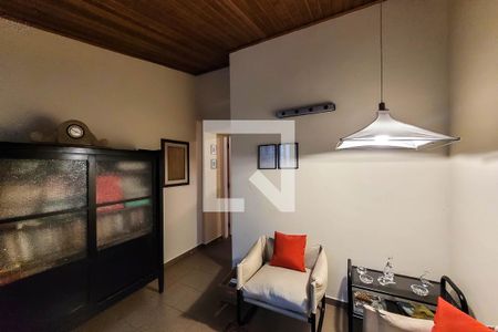 Casa à venda com 280m², 3 quartos e 3 vagas Casa à venda com 280m², 3 quartos e 3 vagassala edicula