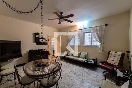 Casa à venda com 280m², 3 quartos e 3 vagas Casa à venda com 280m², 3 quartos e 3 vagasCopa