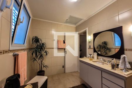 Casa à venda com 280m², 3 quartos e 3 vagas Casa à venda com 280m², 3 quartos e 3 vagasBanheiro Social