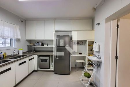 Casa à venda com 280m², 3 quartos e 3 vagas Casa à venda com 280m², 3 quartos e 3 vagasCozinha