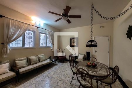 Casa à venda com 280m², 3 quartos e 3 vagas Casa à venda com 280m², 3 quartos e 3 vagasCopa