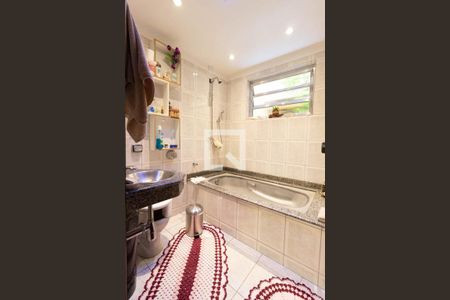 Apartamento à venda com 130m², 4 quartos e 3 vagasBanheiro Suíte 1