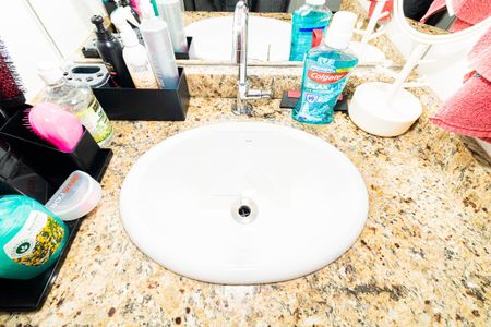 Banheiro de apartamento para alugar com 1 quarto, 34m² em Vila Mazzei, São Paulo