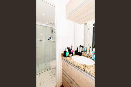 Banheiro de apartamento para alugar com 1 quarto, 34m² em Vila Mazzei, São Paulo