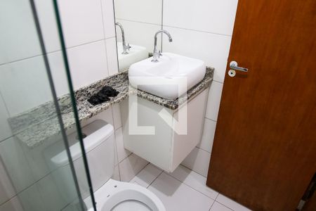 Banheiro de apartamento para alugar com 1 quarto, 13m² em Vila São Pedro, Santo André