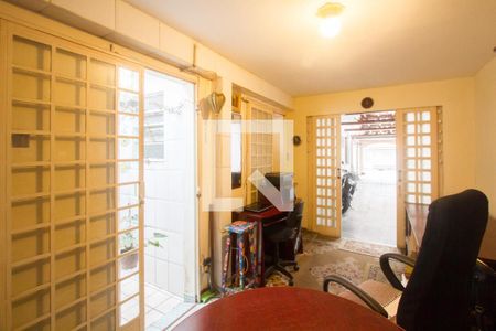 Casa à venda com 240m², 3 quartos e 4 vagasSuíte