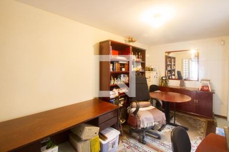 Casa à venda com 240m², 3 quartos e 4 vagasSuíte