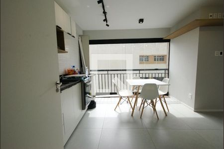 Sala/Cozinha de kitnet/studio à venda com 1 quarto, 27m² em Liberdade, São Paulo