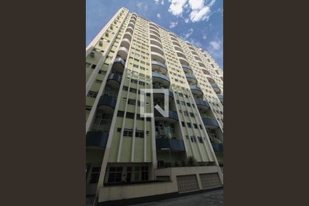 Apartamento à venda com 95m², 3 quartos e 1 vaga Apartamento à venda com 95m², 3 quartos e 1 vagaFachada