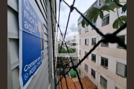 Apartamento para alugar com 42m², 2 quartos e 1 vagaPlaquinha instalada na janela do imóvel