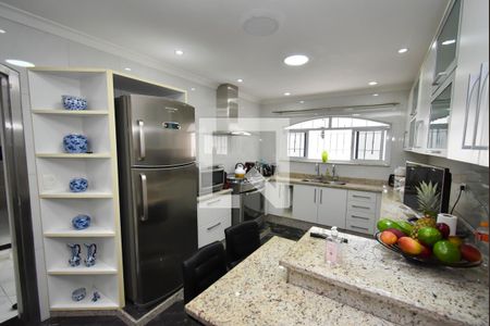 Casa à venda com 200m², 2 quartos e 3 vagasCozinha 