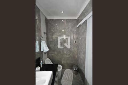 Casa à venda com 200m², 2 quartos e 3 vagasBanheiro da Suíte 1