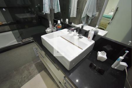 Casa à venda com 200m², 2 quartos e 3 vagasBanheiro da Suíte 1