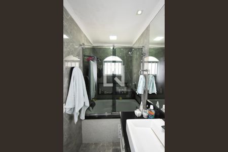 Casa à venda com 200m², 2 quartos e 3 vagasBanheiro da Suíte 1