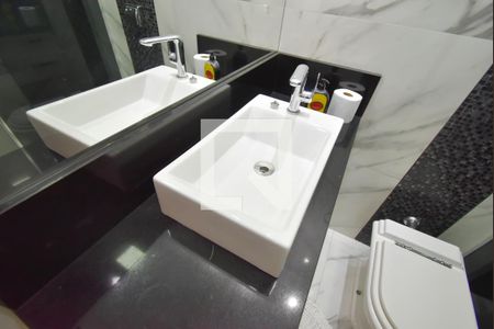 Casa à venda com 200m², 2 quartos e 3 vagasBanheiro 1