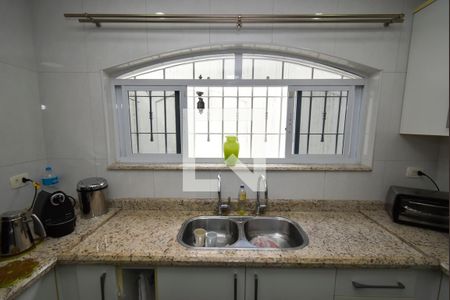 Casa à venda com 200m², 2 quartos e 3 vagasCozinha 